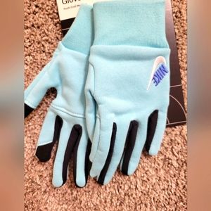 NWT. Nike club fleece gloves.  Youth medium.sky blue.